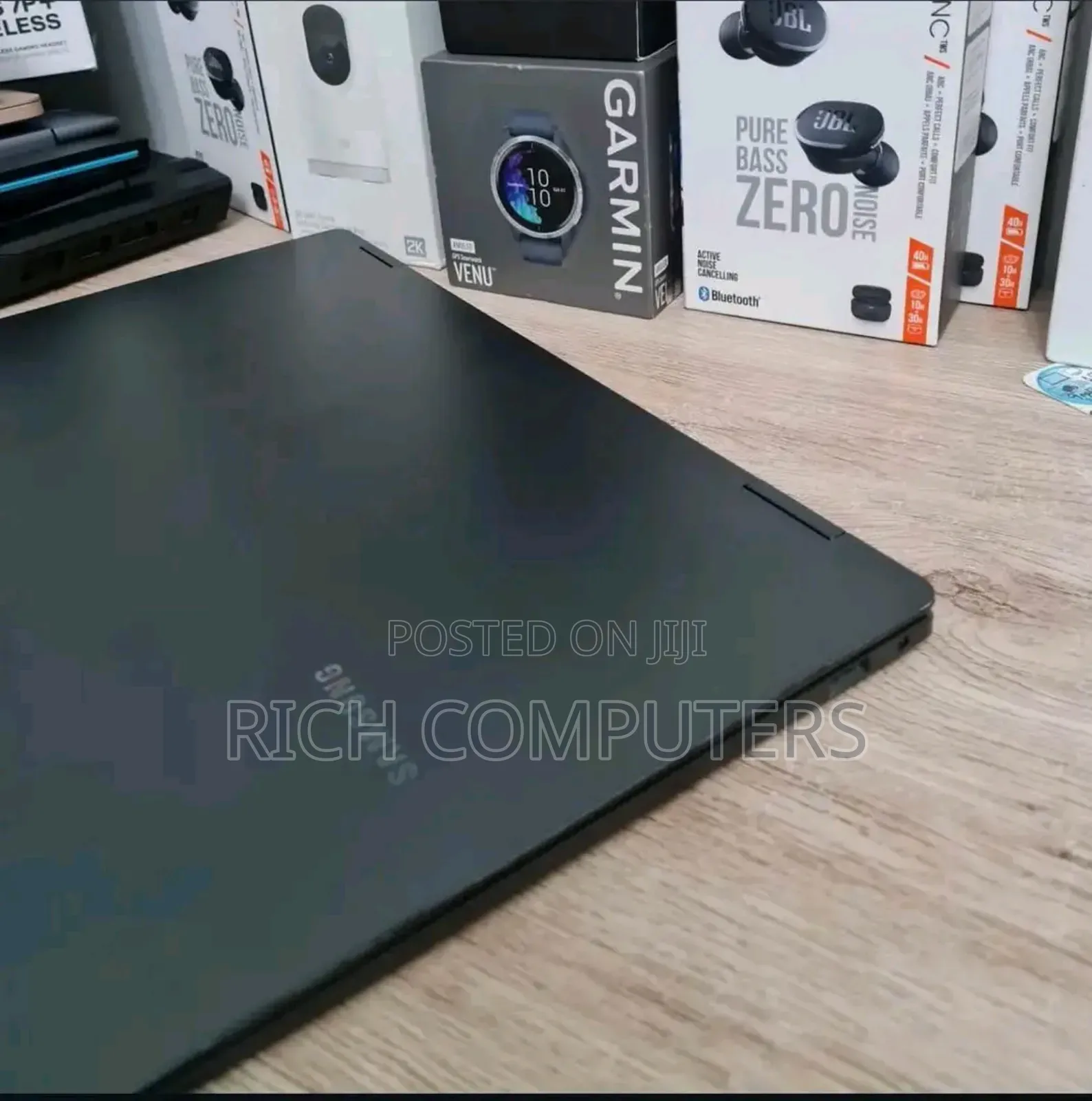 New Laptop Samsung Galaxy Book5 Pro 16GB Intel Core i5 SSD 512GB