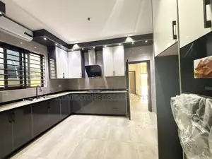 3bdrm House in Lakeside Estate for sale