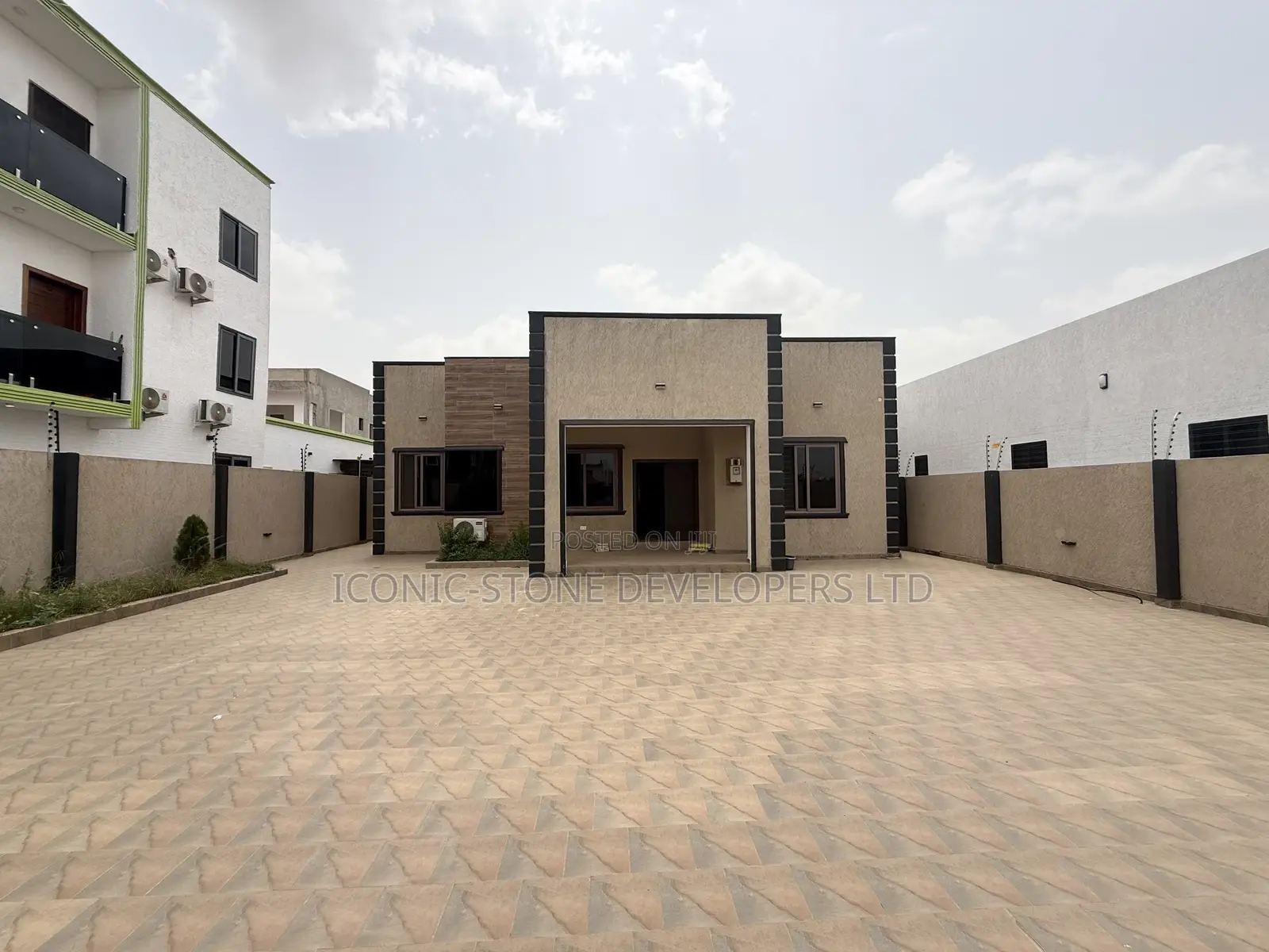 3bdrm House in Lakeside Estate for sale