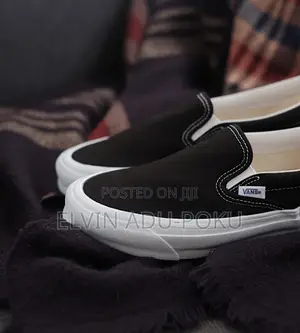 Vans Vault Og Classic “ B & W “ Sneaker