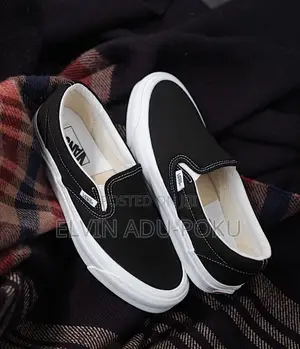 Vans Vault Og Classic “ B & W “ Sneaker