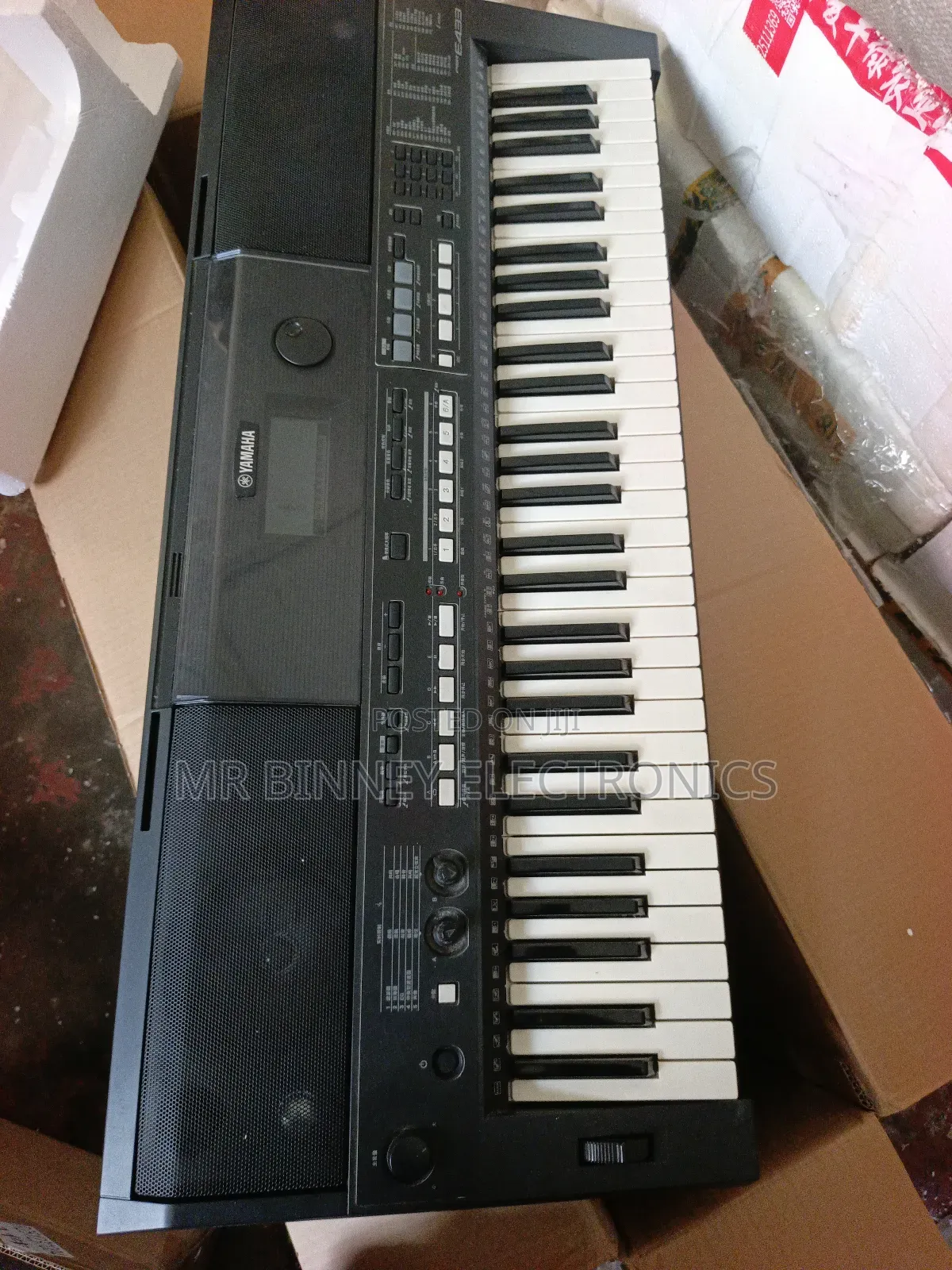 Yamaha PSR E433