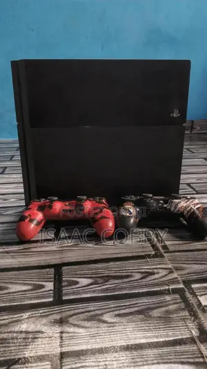 Ps4 Jailbreak With 7 Games and 2 Controllers