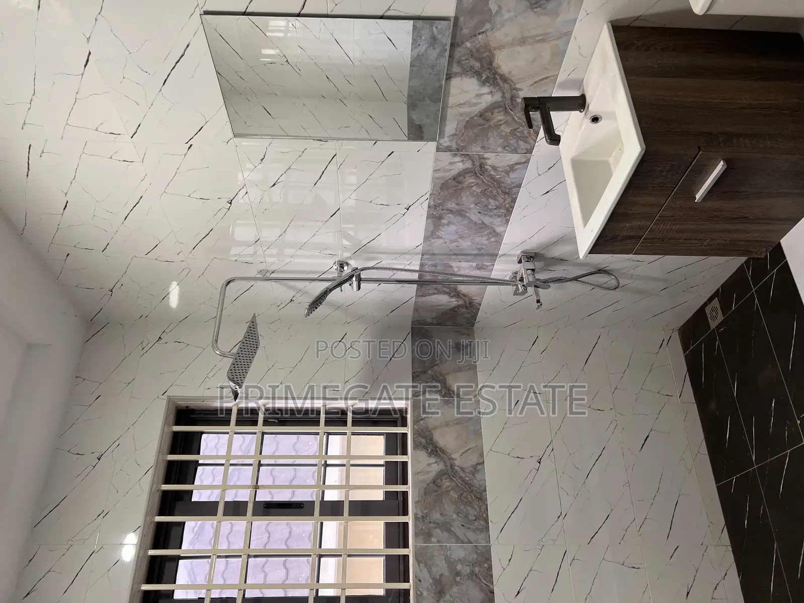 5bdrm House in Primegate Estate, Police Station for sale