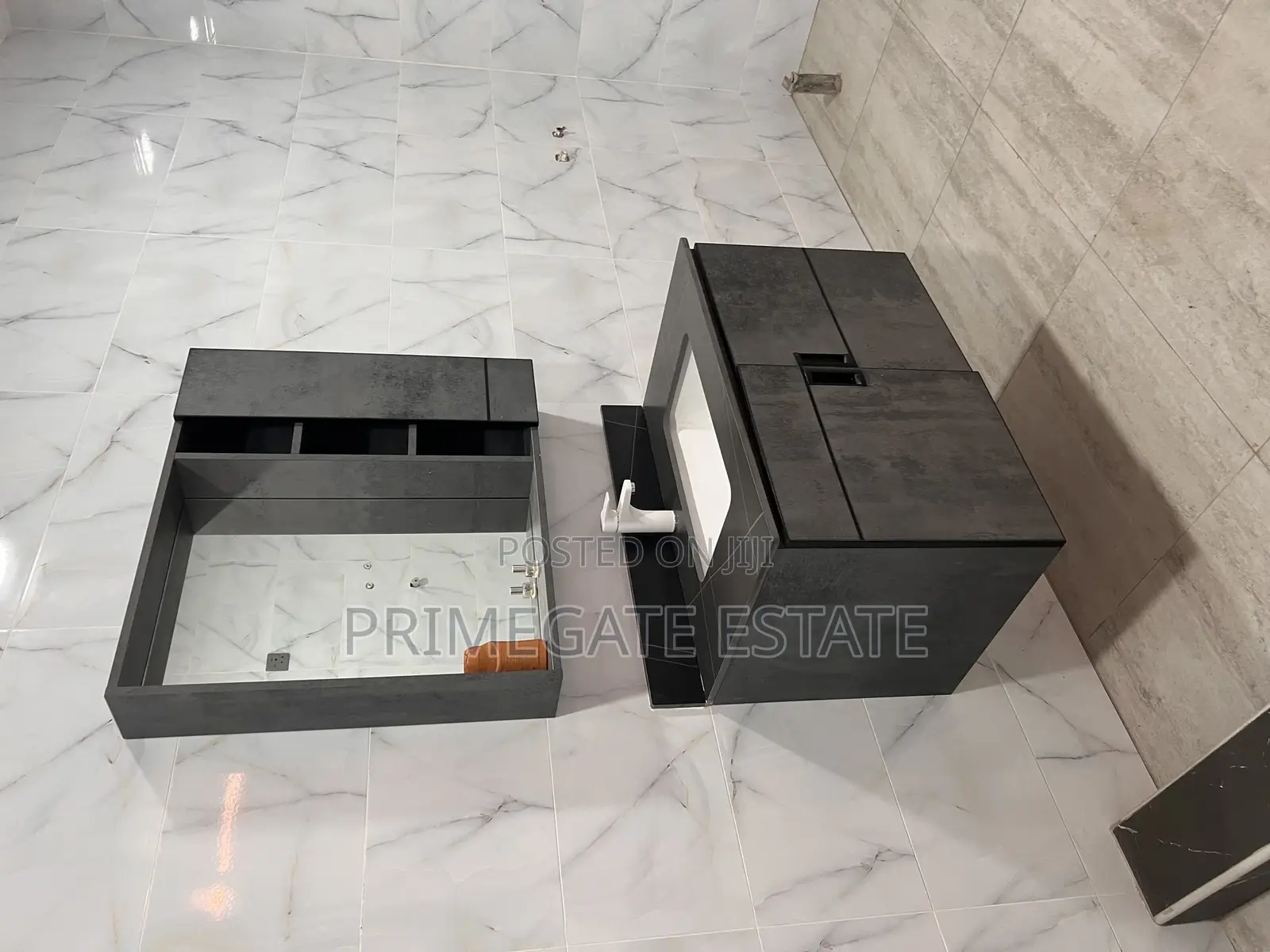 5bdrm House in Primegate Estate, Police Station for sale