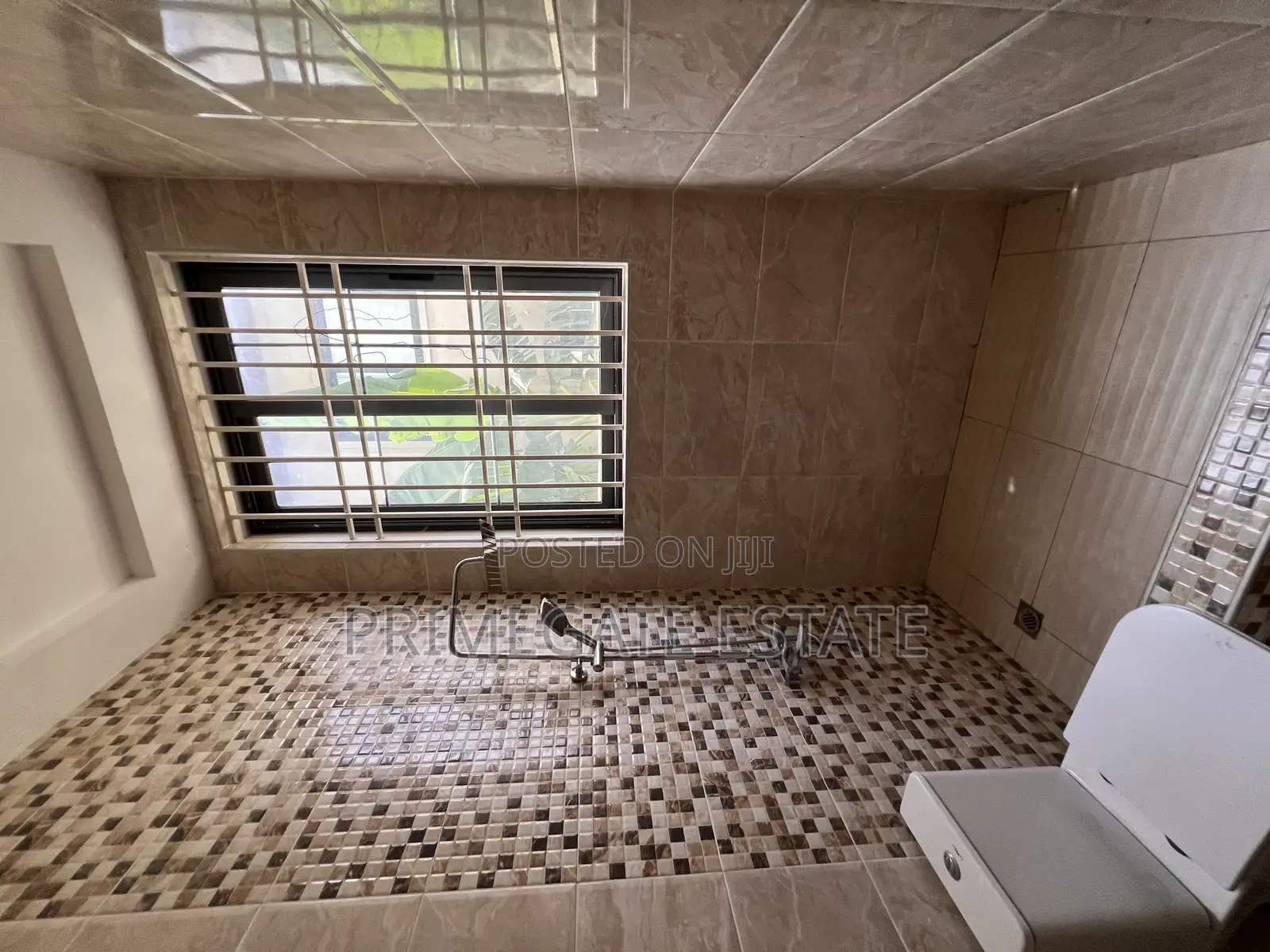 5bdrm House in Primegate Estate, Police Station for sale