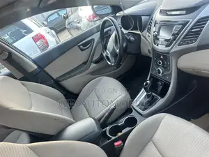 Hyundai Elantra Limited Sedan FWD (1.8L 4cyl 6A) 2016 Black