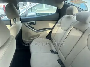 Hyundai Elantra Limited Sedan FWD (1.8L 4cyl 6A) 2016 Black