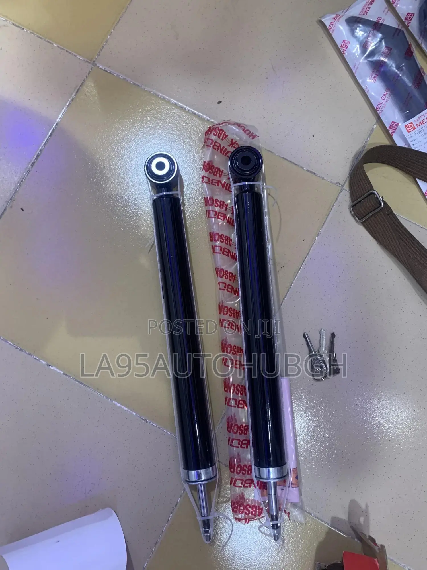 Toyota Vitz/Yaris 2008,2009,2010,2011,2012,2013 Back Shock Absorbers