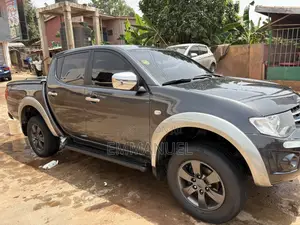 Mitsubishi L200 Double Cab 2.5 180hp 4WD 2011 Gray