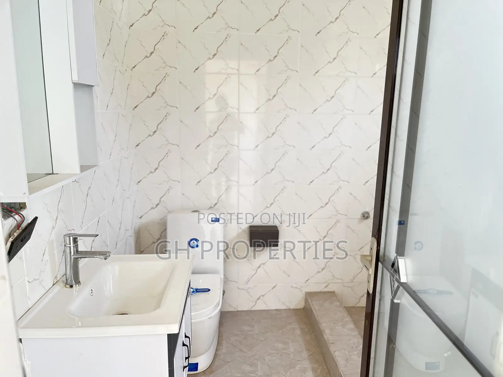4bdrm Duplex in Daban., Kumasi Metropolitan for sale