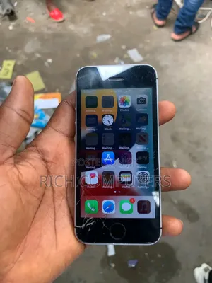 Apple iPhone SE 128 GB Gray