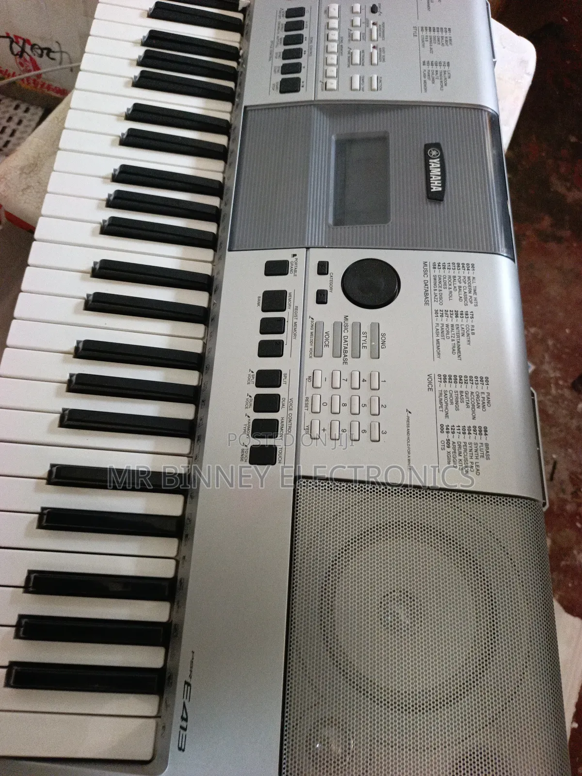 Yamaha PSR E413