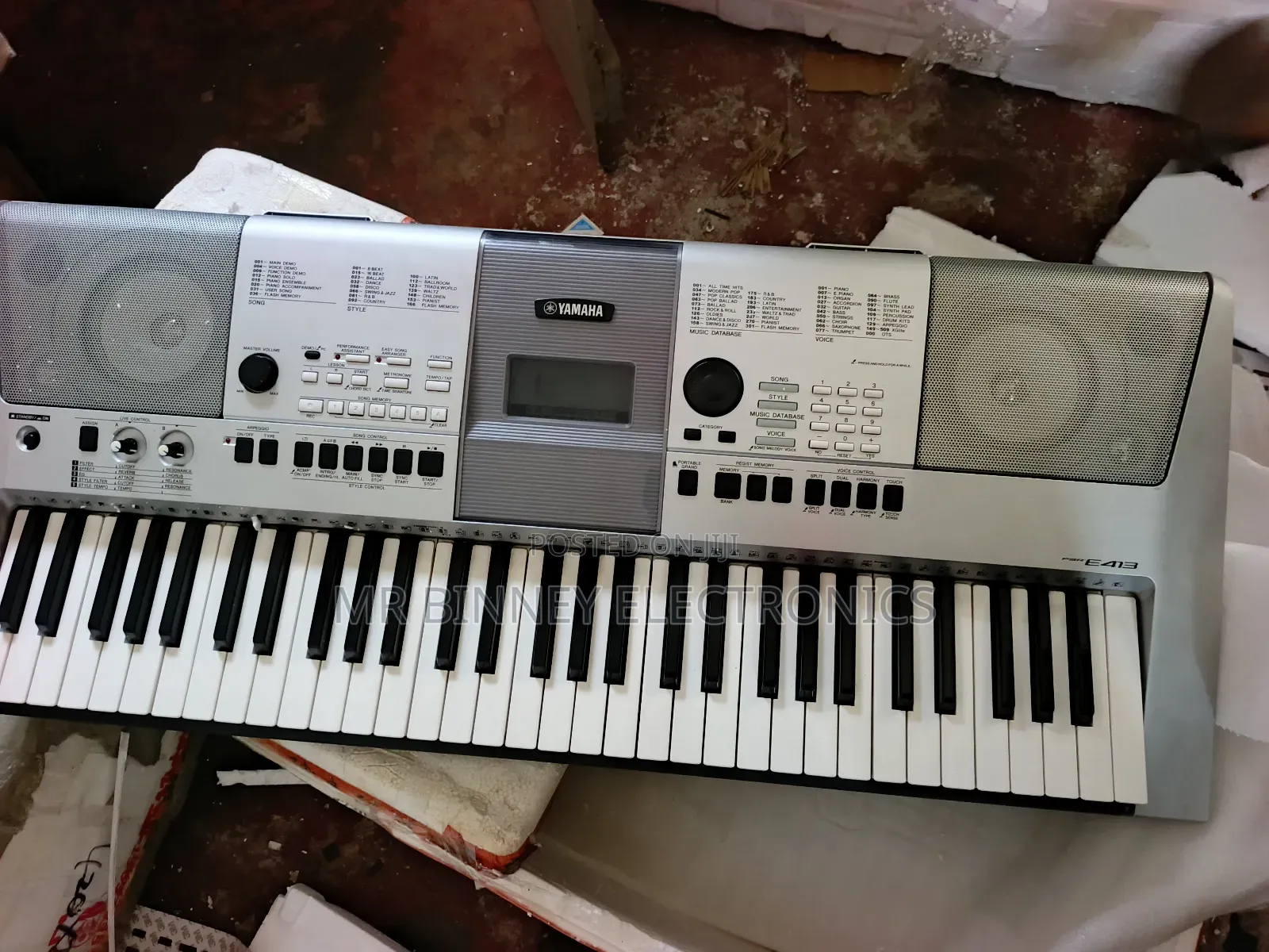 Yamaha PSR E413