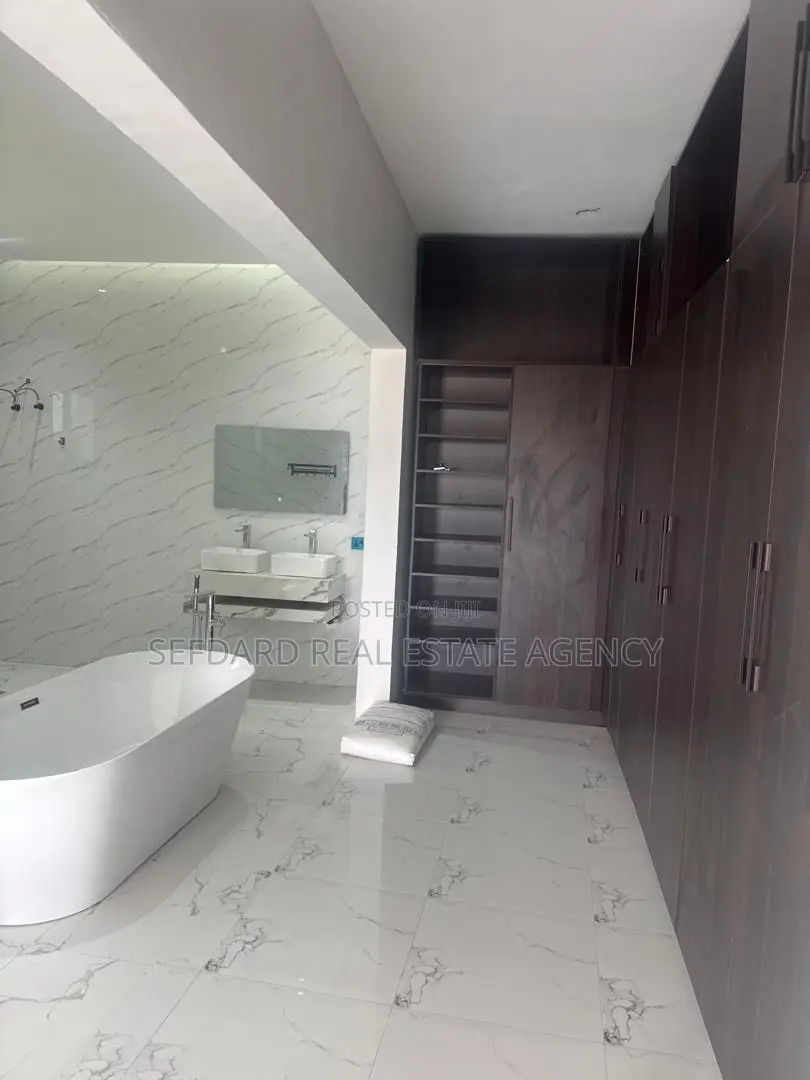 4bdrm House in Haatso for sale