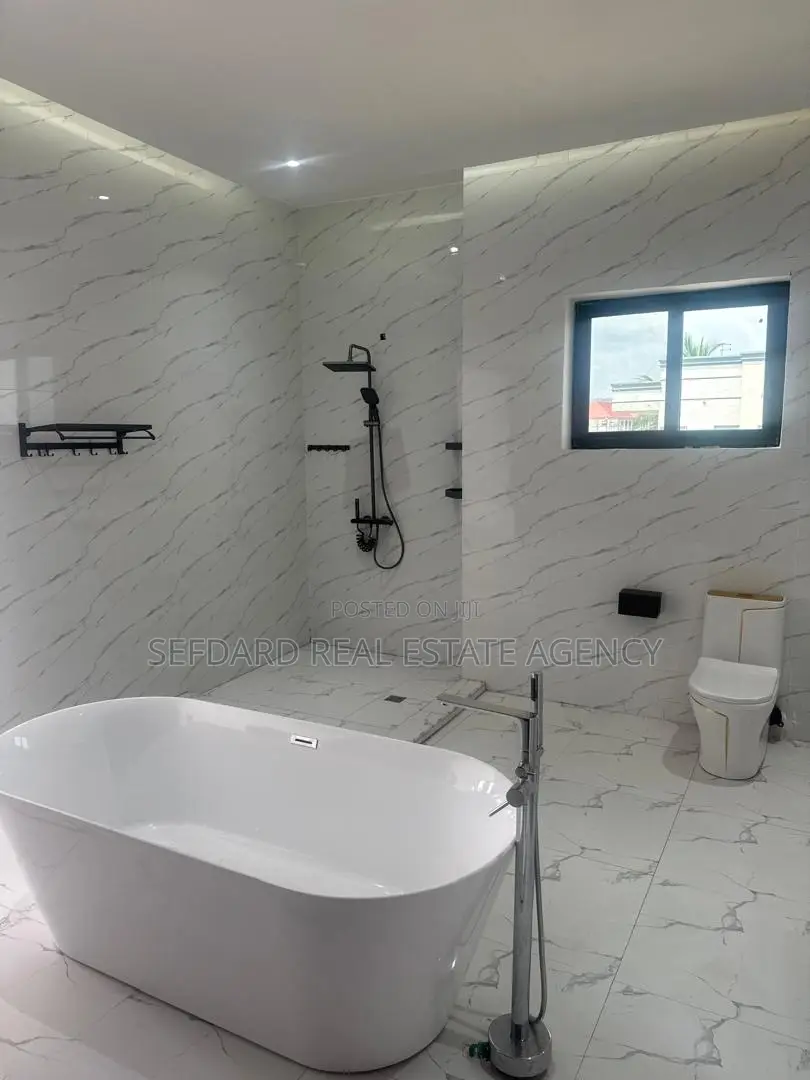 4bdrm House in Haatso for sale