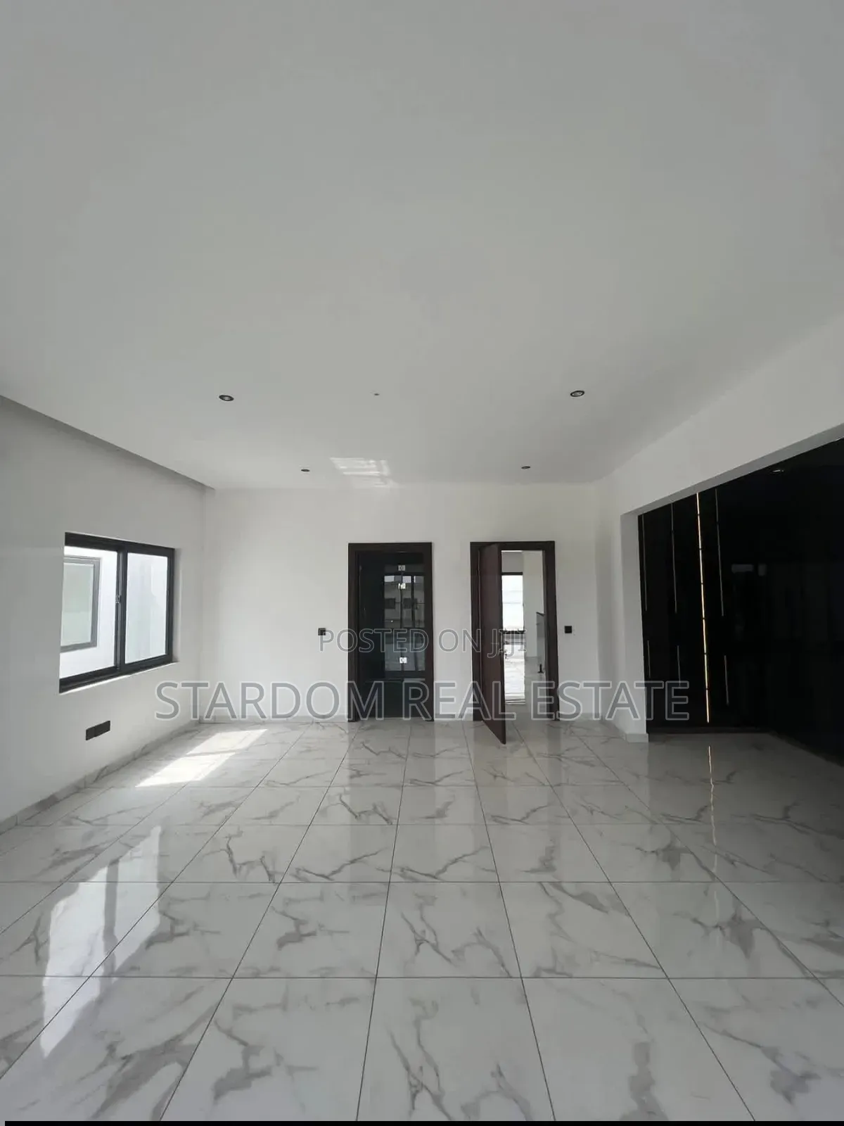 3bdrm Duplex in School Junction, Ashaley Botwe for rent