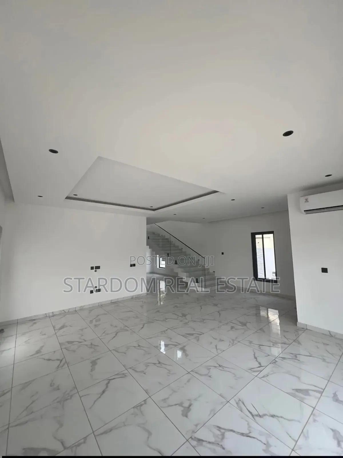 3bdrm Duplex in School Junction, Ashaley Botwe for rent