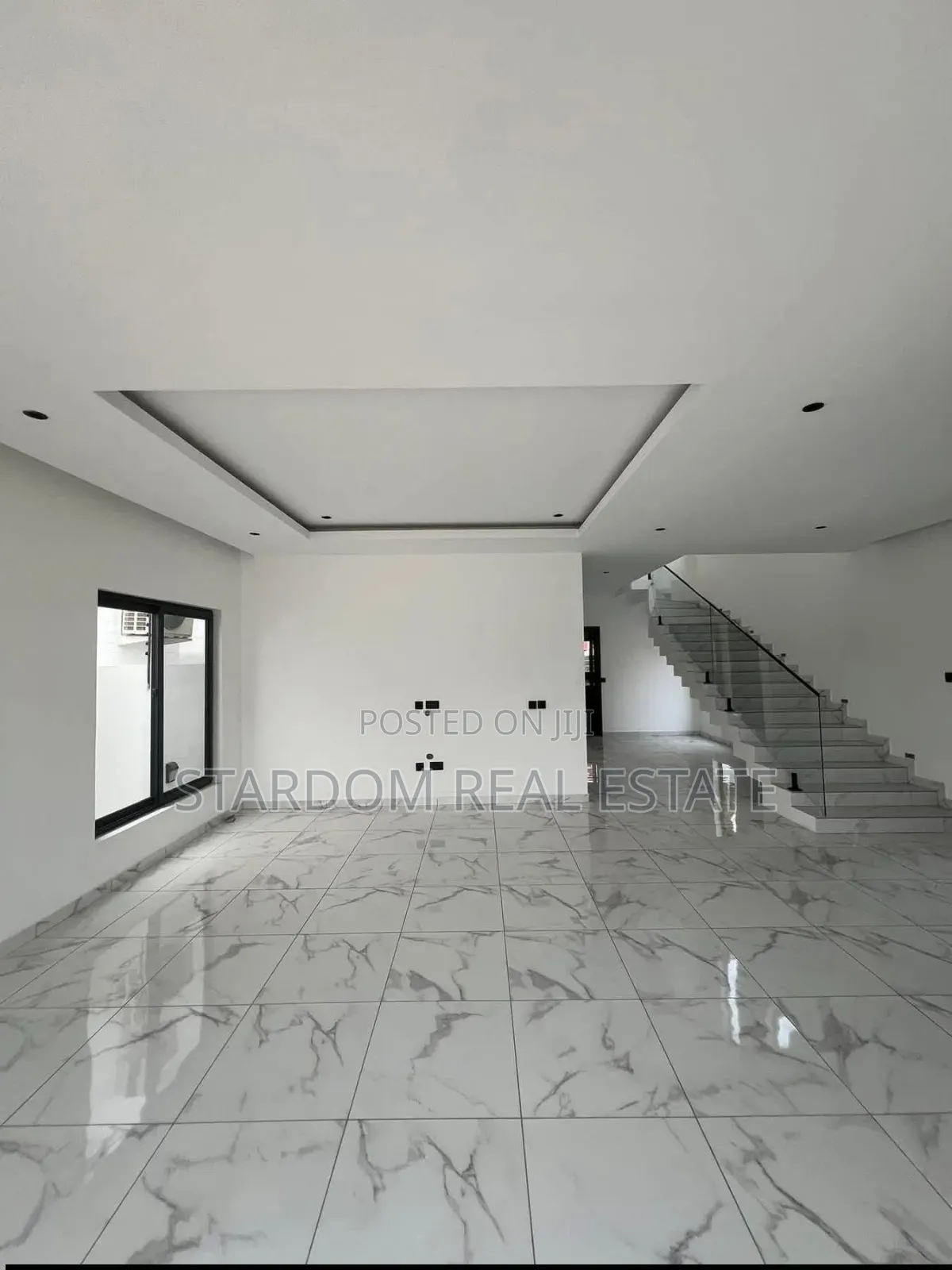 3bdrm Duplex in School Junction, Ashaley Botwe for rent