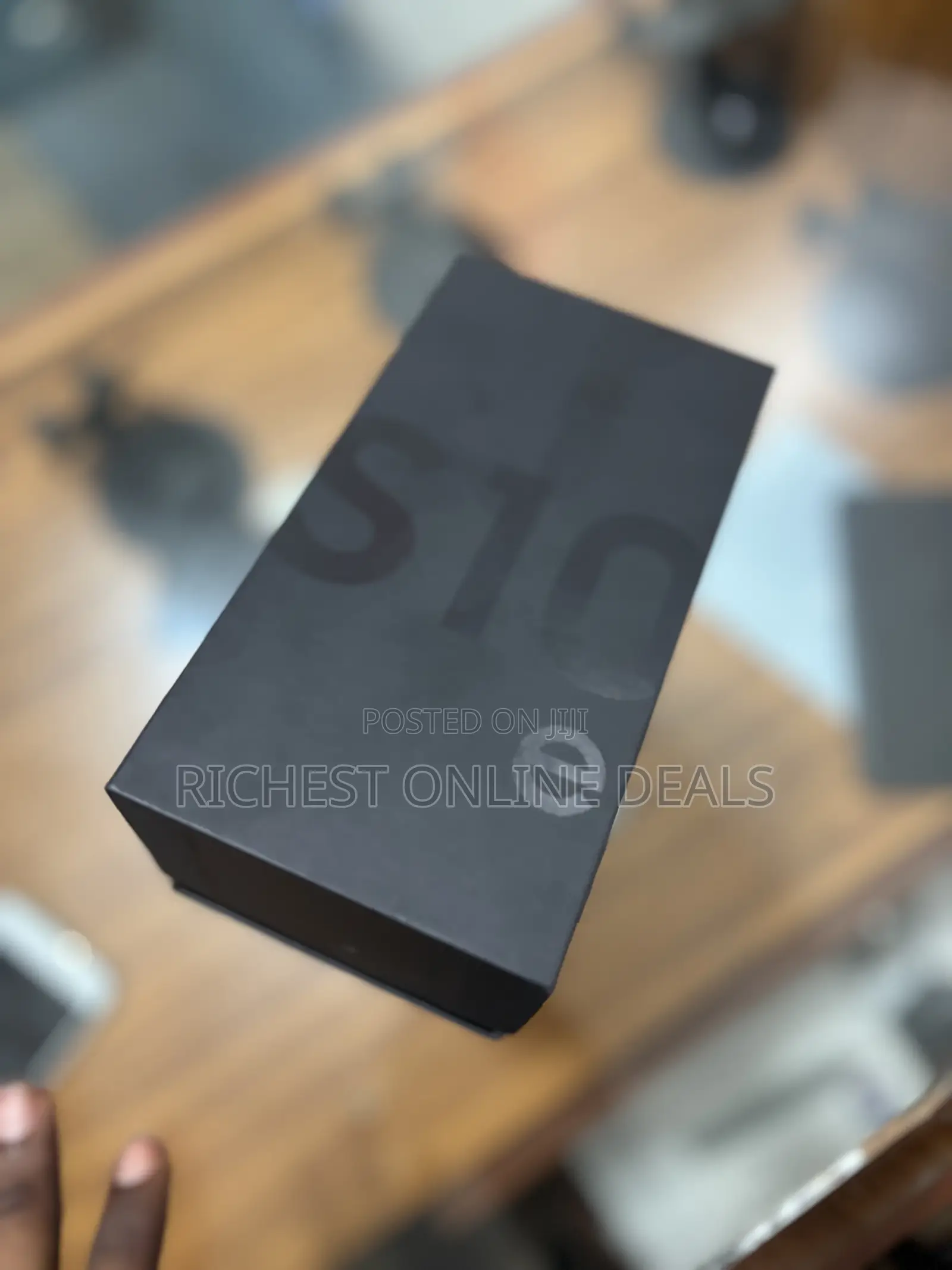 New Samsung Galaxy S10e 128 GB Black