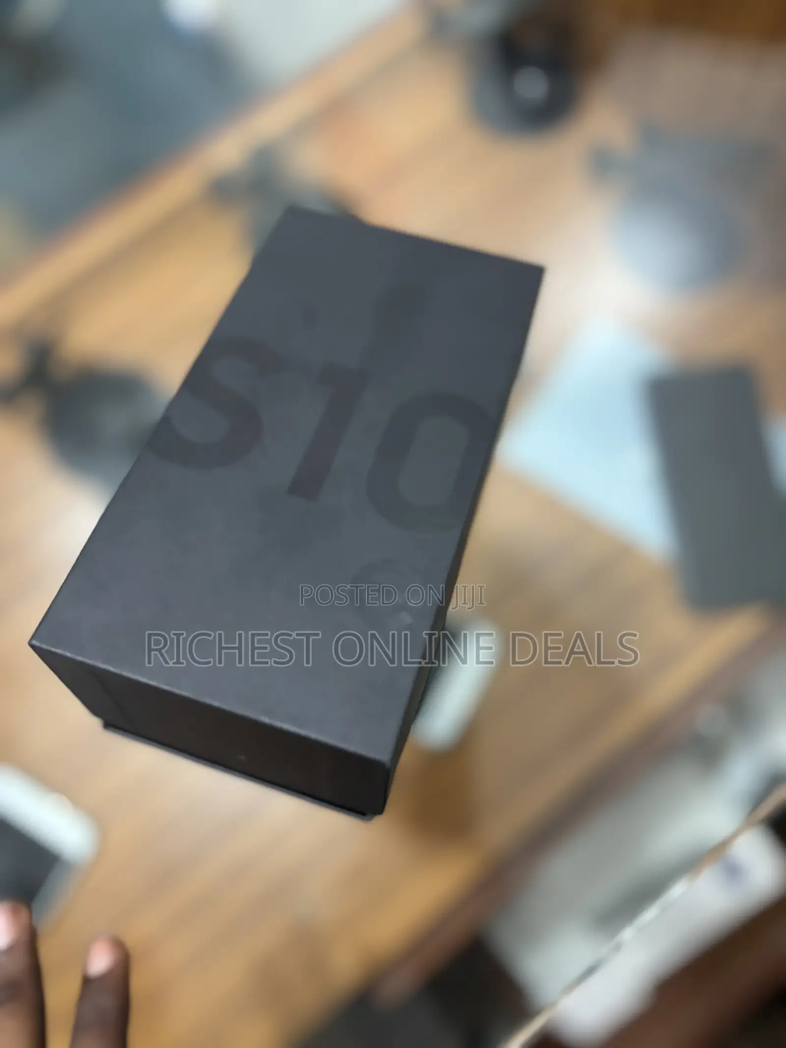 New Samsung Galaxy S10e 128 GB Black
