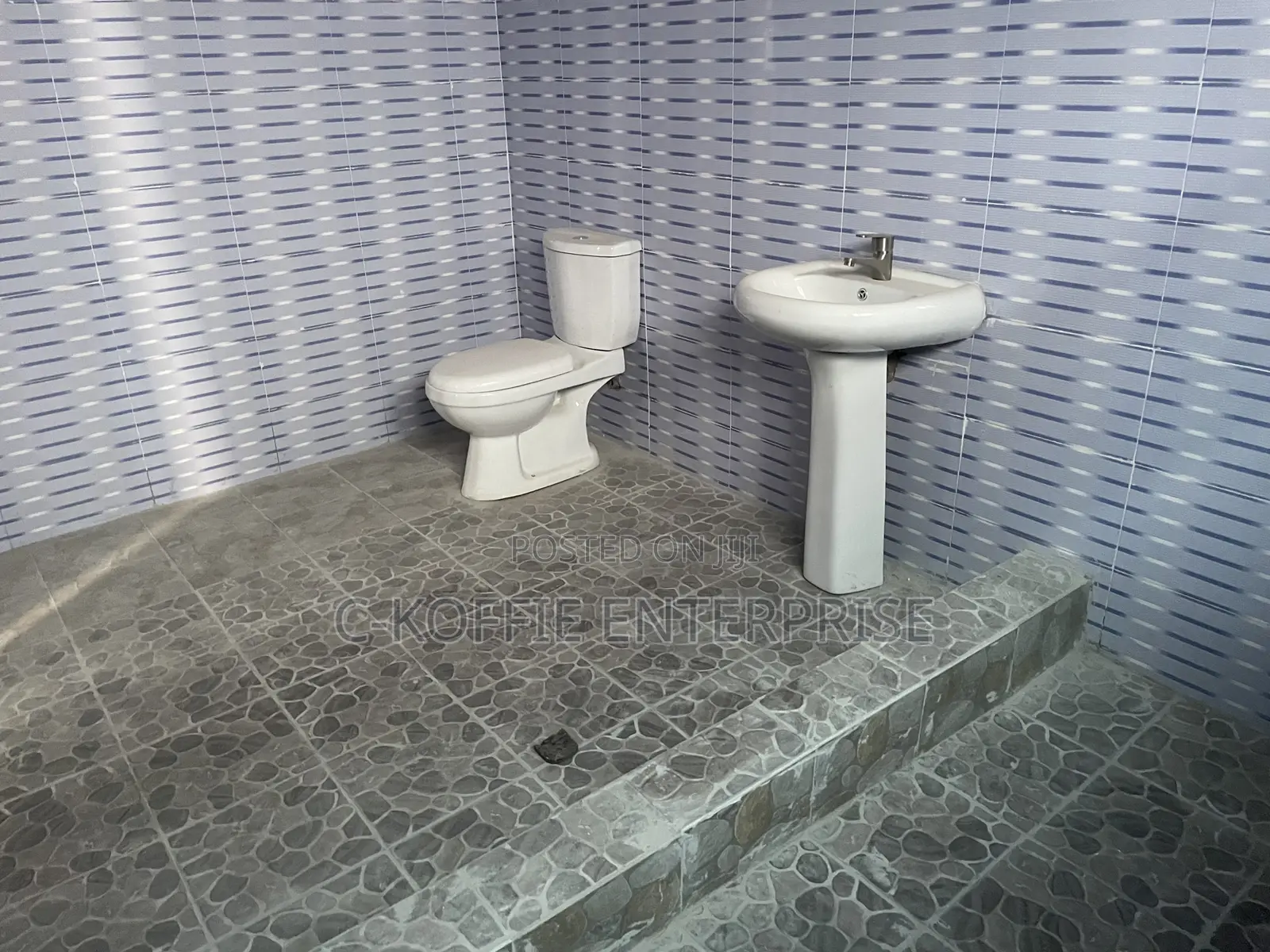 4bdrm House in Pokuase for rent