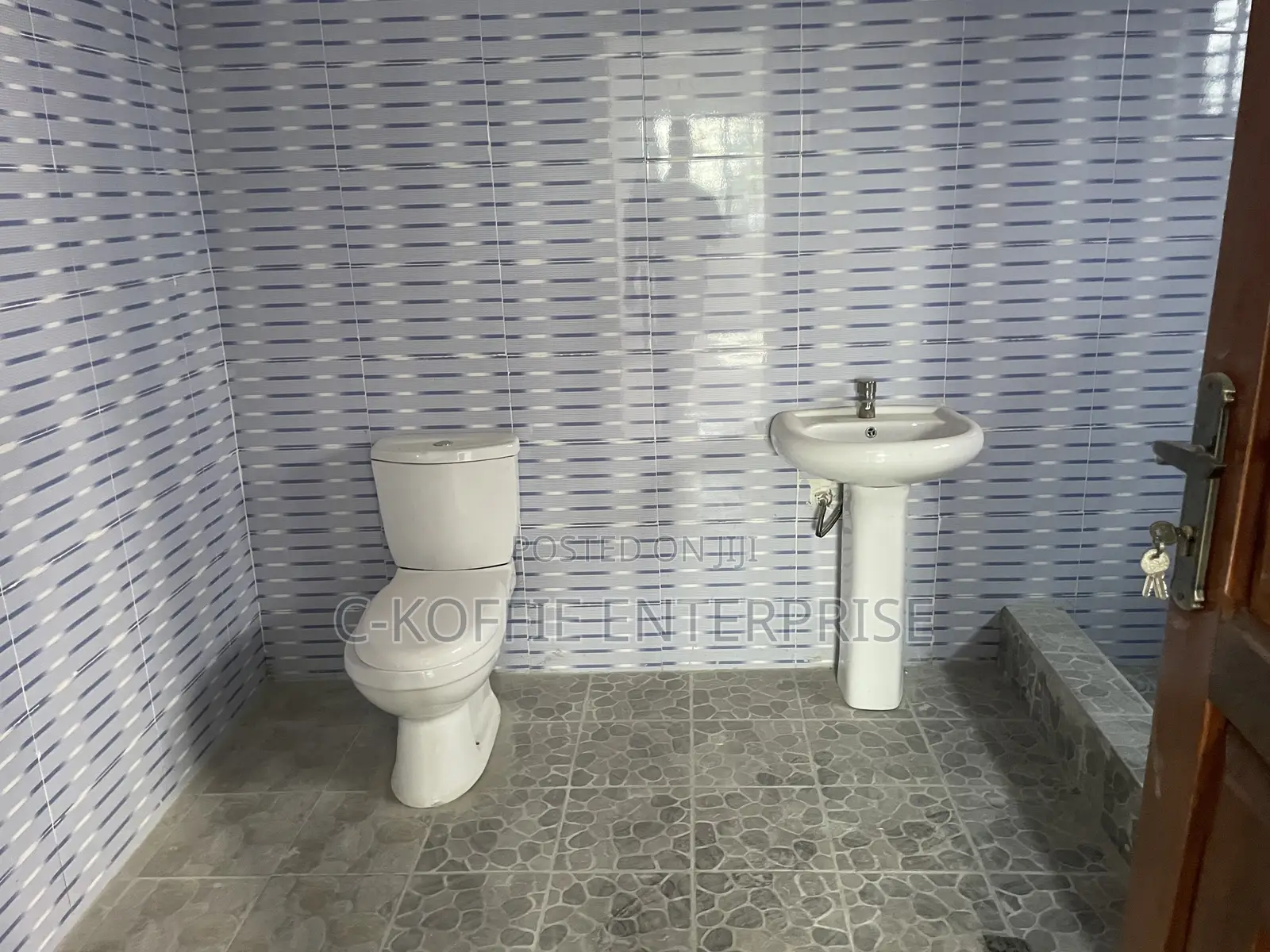 4bdrm House in Pokuase for rent