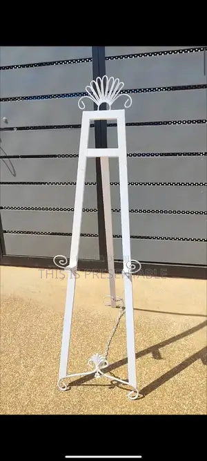 Picture Frame / Wreath Stand for Rent