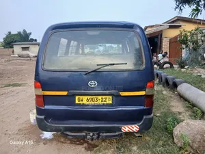 Toyota HiAce 2006