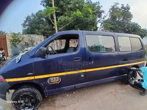 Toyota HiAce 2006