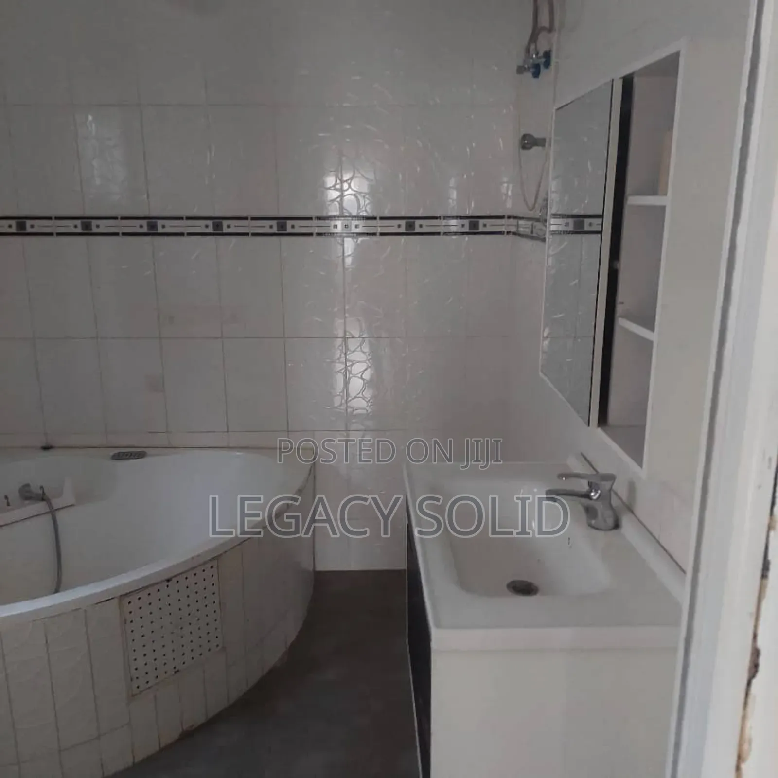 3bdrm House in Legacy Solid Real, Spintex for rent