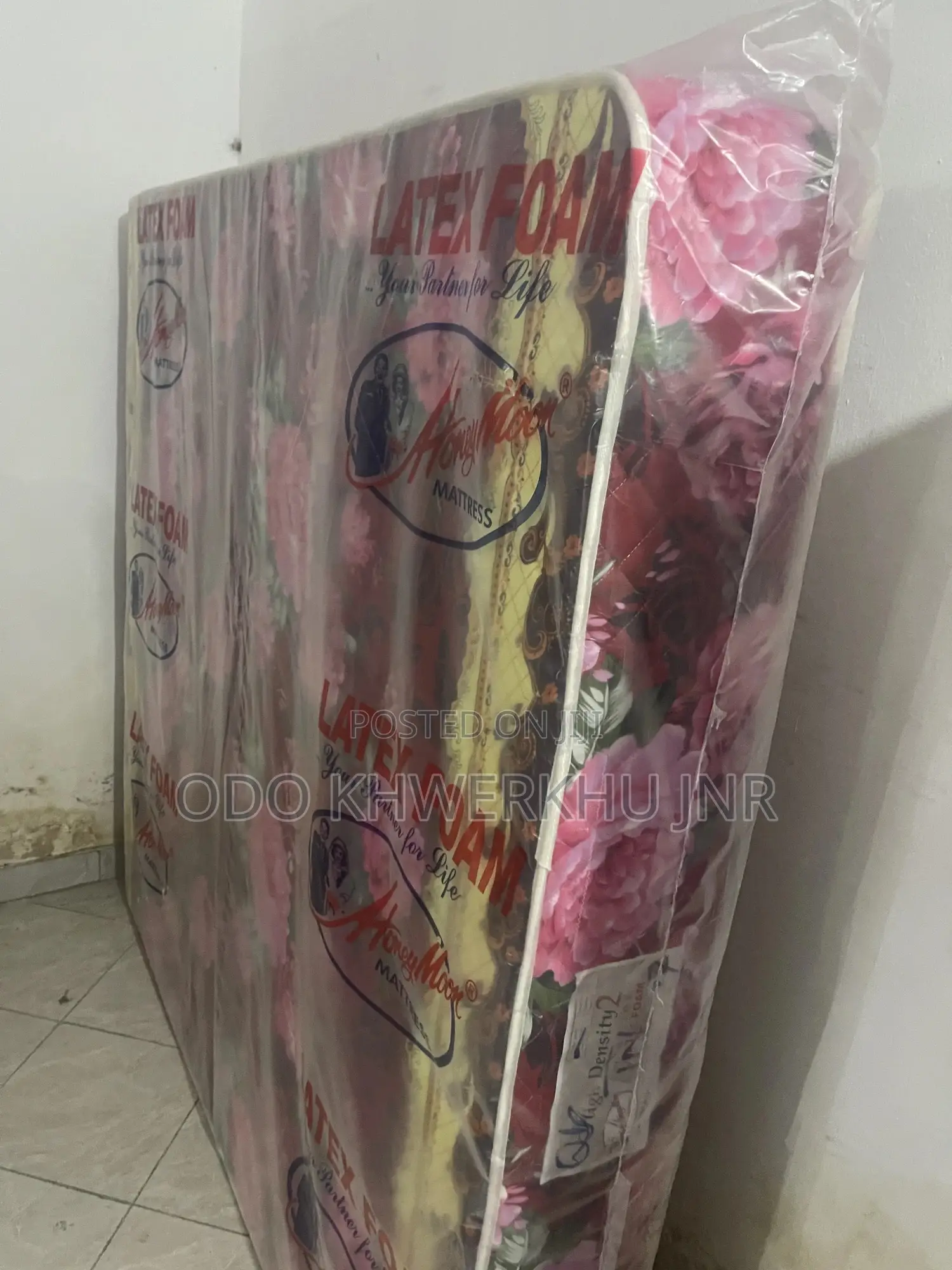 10inches Queen Size Mattress [Latex Foam]