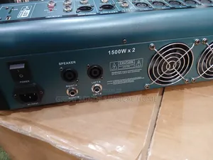 Yamaha Mk 12 Channels Powered Mixer