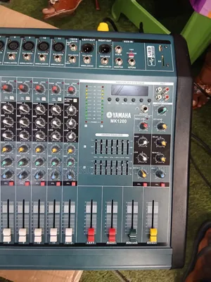 Yamaha Mk 12 Channels Powered Mixer