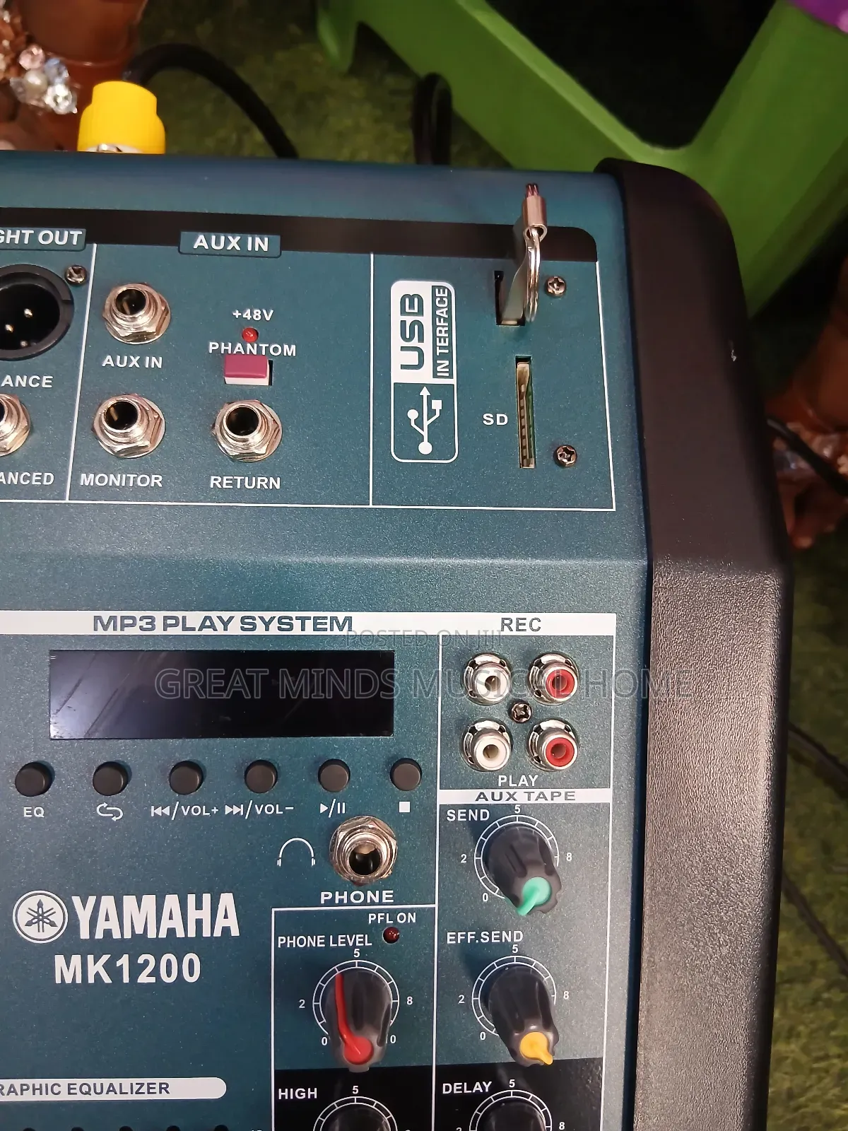 Yamaha Mk 12 Channels Powered Mixer