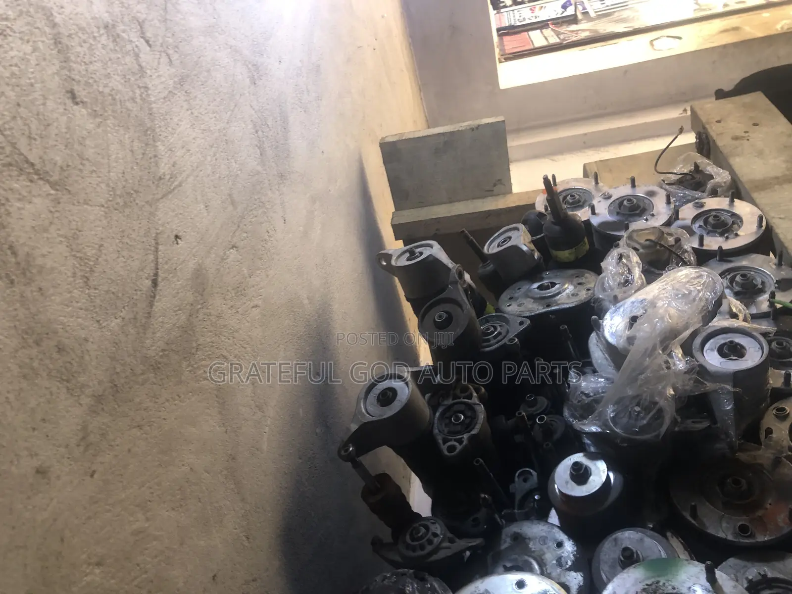 Range Rover Velar,Sports,Discovery, Vogue Shock Absorbers Available