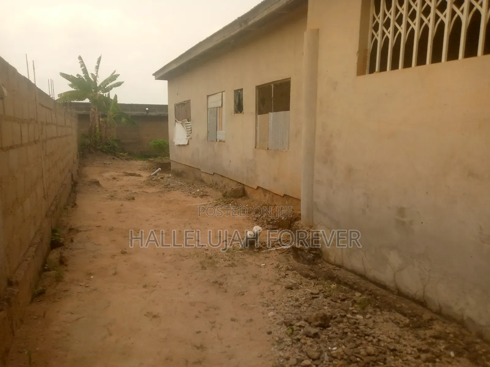 5bdrm House in Kumasi Metropolitan for sale