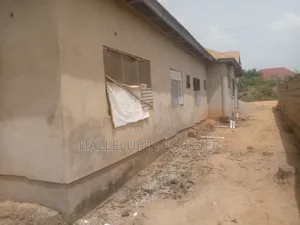 5bdrm House in Kumasi Metropolitan for sale