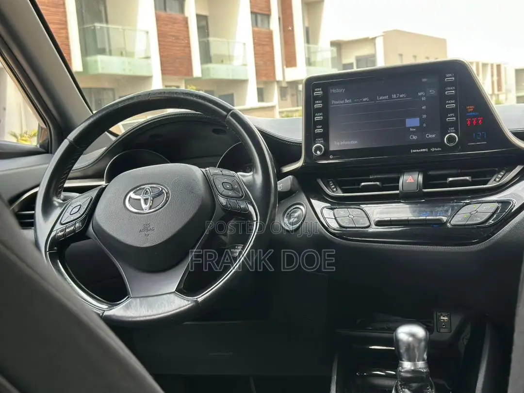 Toyota C-HR XLE FWD 2019 Black