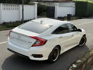Honda Civic Touring Sedan 2018 White