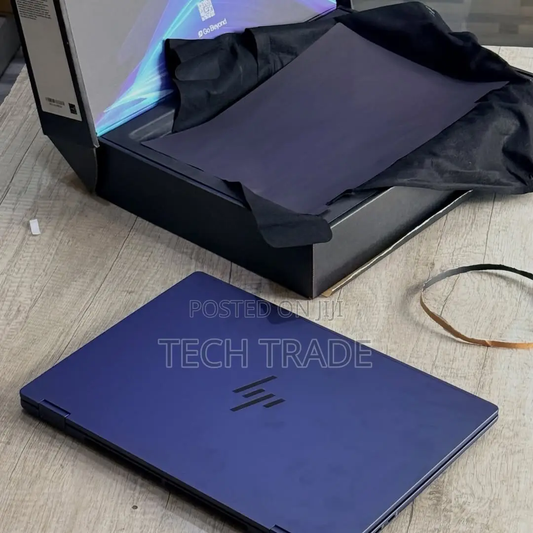 New Laptop HP OmniBook 5 Flip 8GB Intel Core 5 SSD 512GB