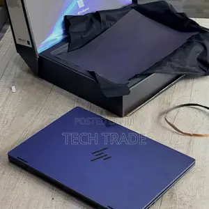 New Laptop HP OmniBook 5 Flip 8GB Intel Core 5 SSD 512GB
