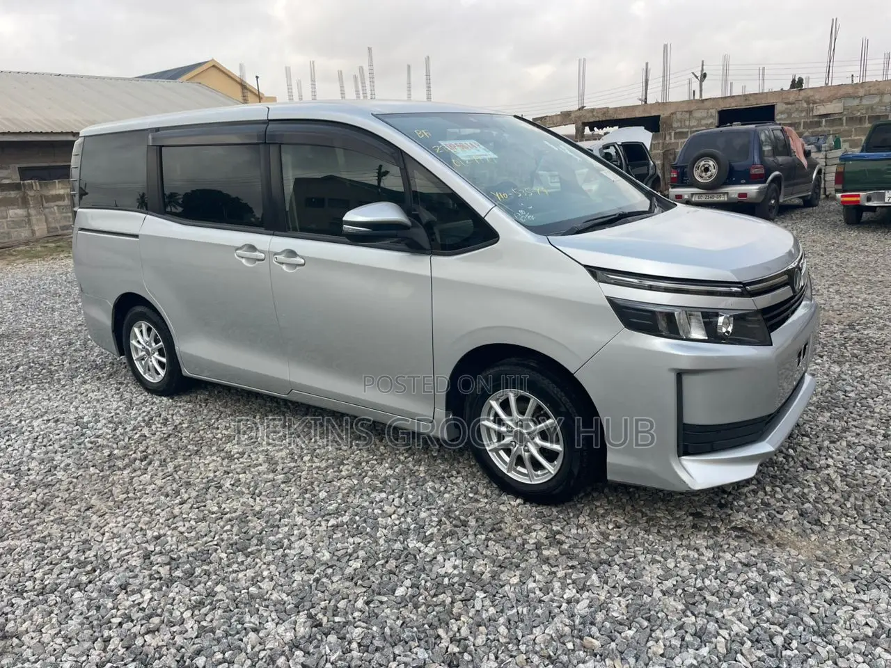 Toyota Voxy 2015 Silver