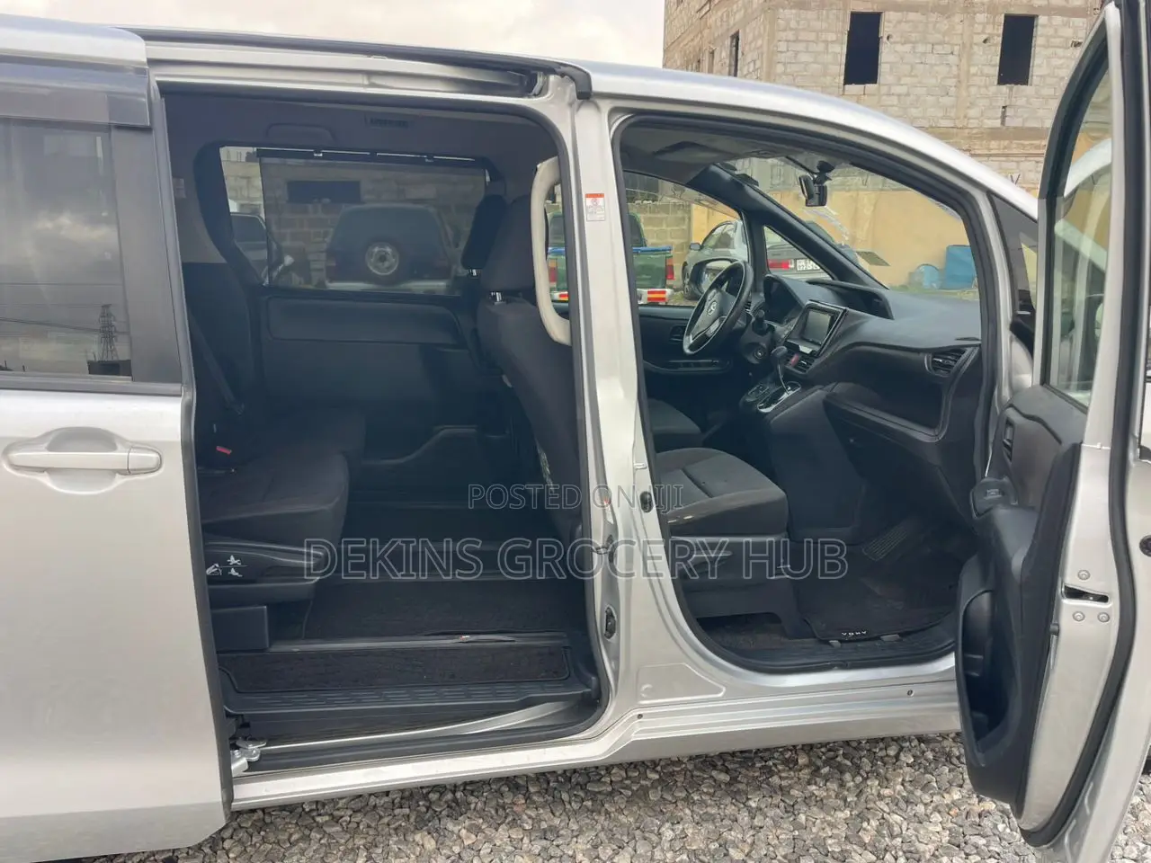 Toyota Voxy 2015 Silver