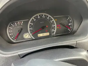 Toyota Voxy 2015 Silver