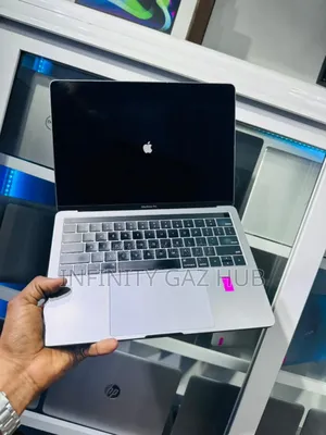 Laptop Apple MacBook Pro 2019 8GB Intel Core i5 SSHD (Hybrid) 256GB