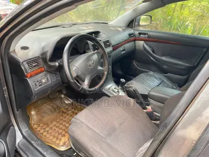 Toyota Avensis 2004 Gray