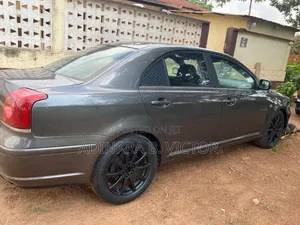 Toyota Avensis 2004 Gray
