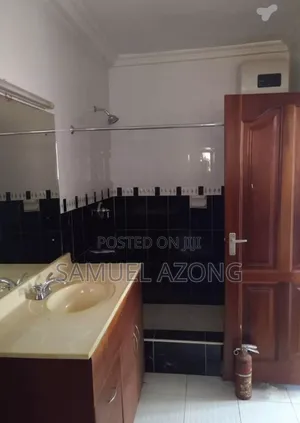 7bdrm House in Tema Community 22, Accra Metropolitan for sale