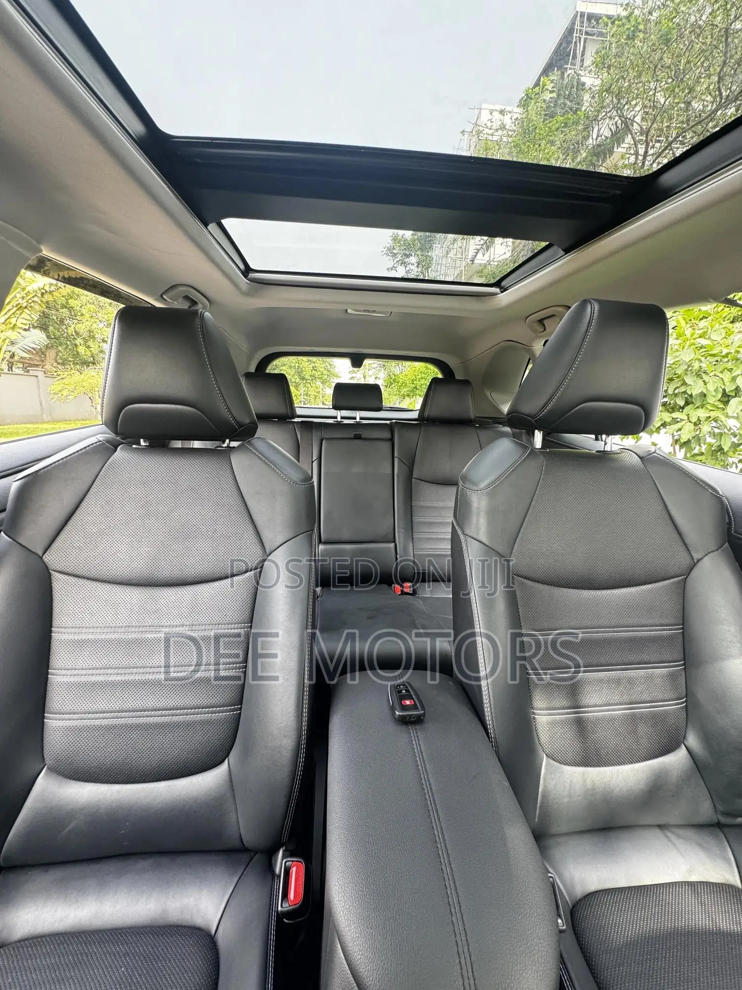 Toyota RAV4 Limited 2021 Gray